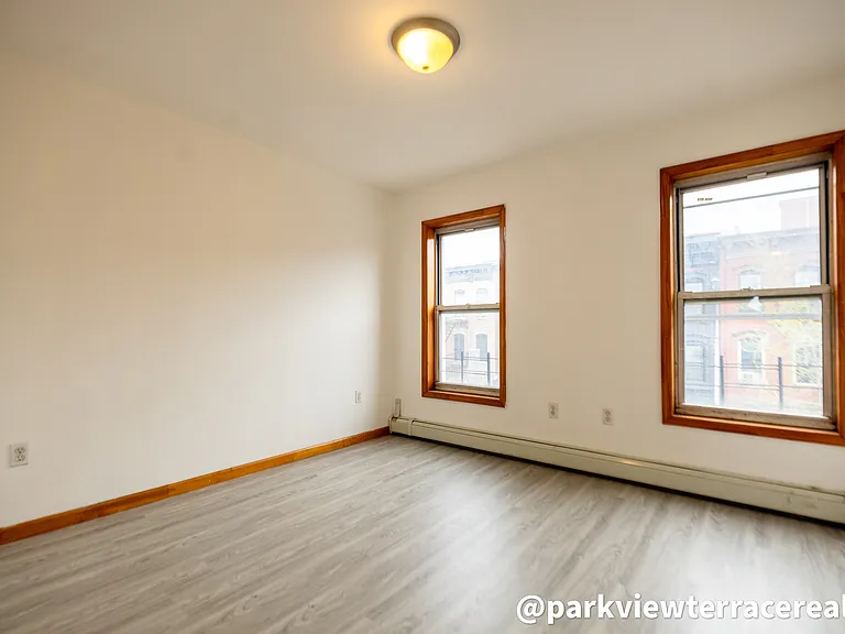 128 23rd St #3 — Photo 8