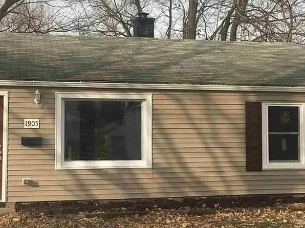 1905 E Calvert St, South Bend, IN 46613