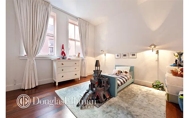 Sold by Douglas Elliman | media 27