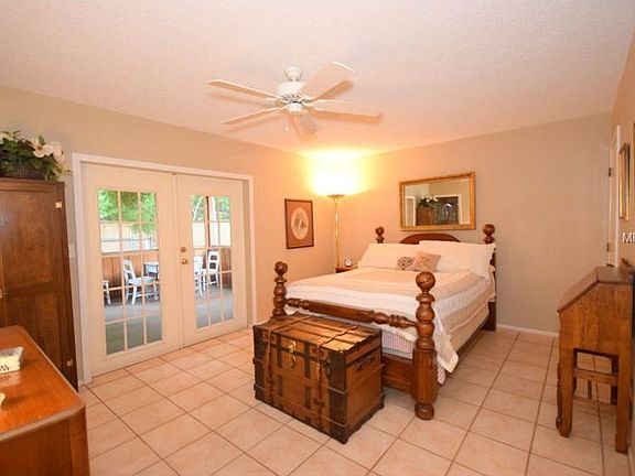 3rd image of 1565 Amberlea Dr N