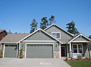 2950 SW Fairway Point Dr, Harbor, WA 98274