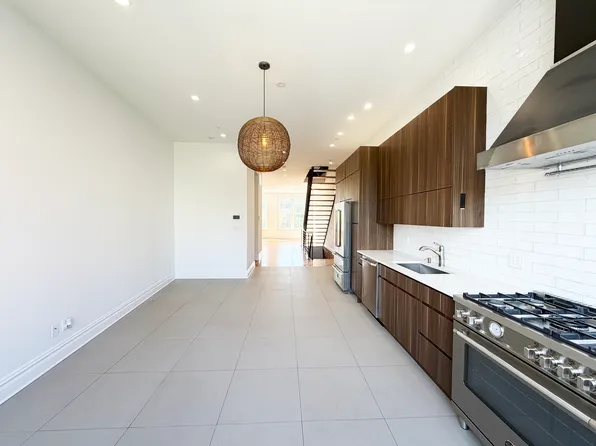 333 Tompkins Avenue image 10 of 33