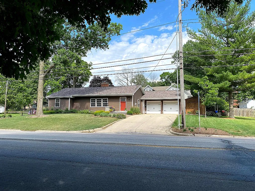 801 S Main St photo 1