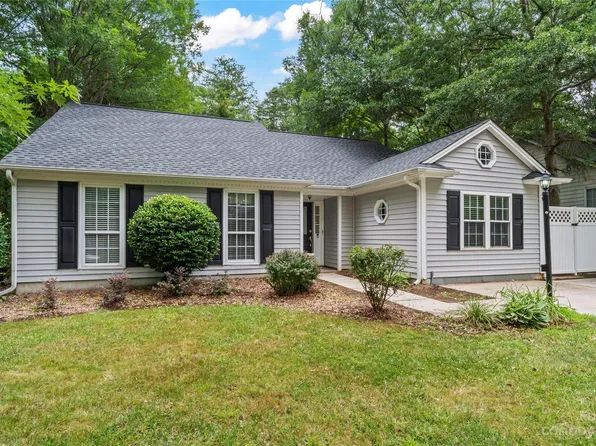13829 Dannemara Dr, Pineville, NC 28134