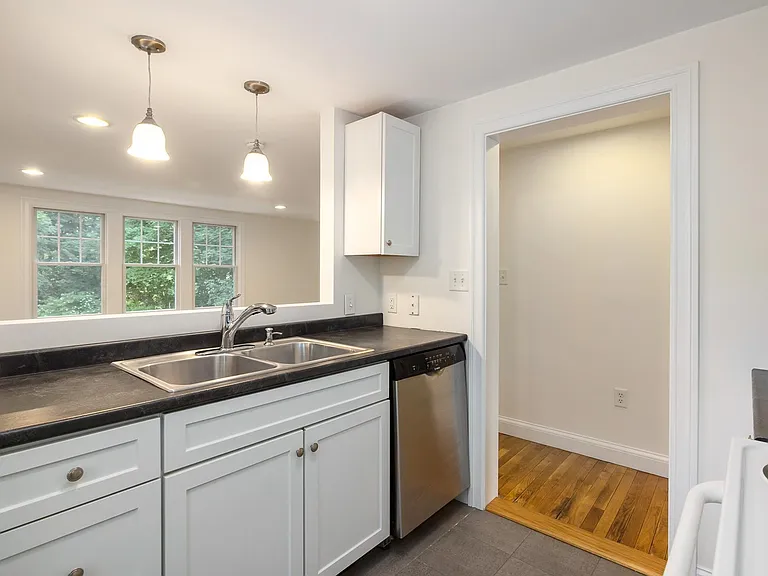 272 South St — Photo 15