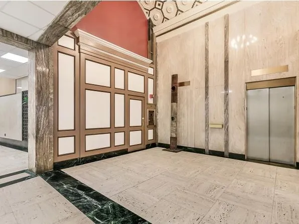 Gravier Place Apartments