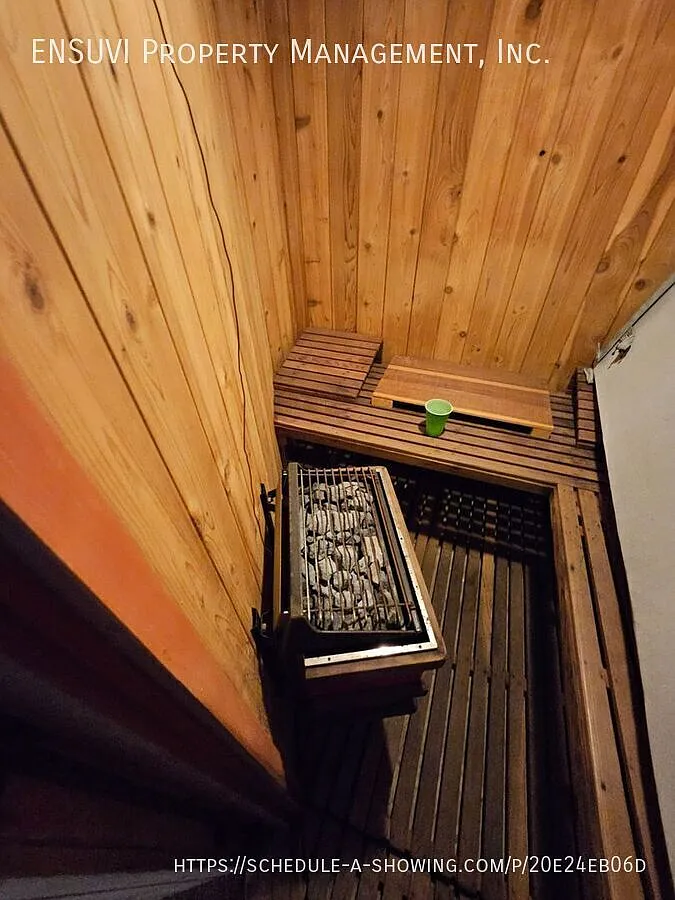 4 Bedroom 2.5 Bath Home — Photo 4