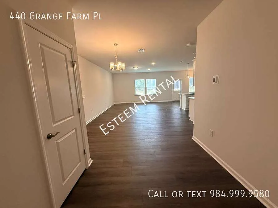 4 bed, 2350 sqft, $2,399 — Photo 3