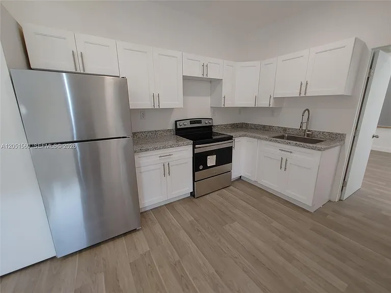 1629 SW 6th St #11 — Photo 12