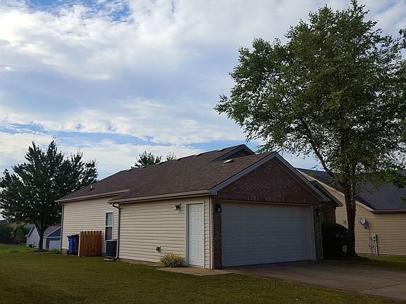 3rd image of 125 White Oak Trce