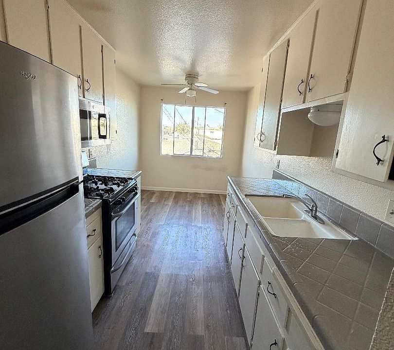 2nd image of 1624 Coronado Ave APT 16