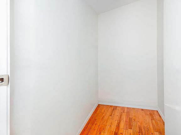 3rd image of 4083 Cambie St #309