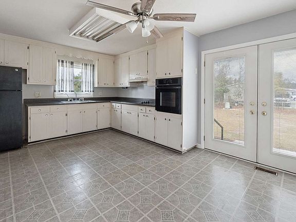 2nd image of 1127 Fieldcrest Rd