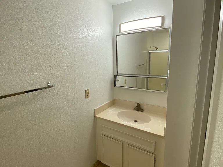 2801 N Los Felices Cir E #D208 — Photo 16