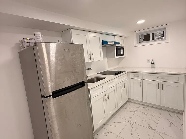 303 W 14th St — Photo 1