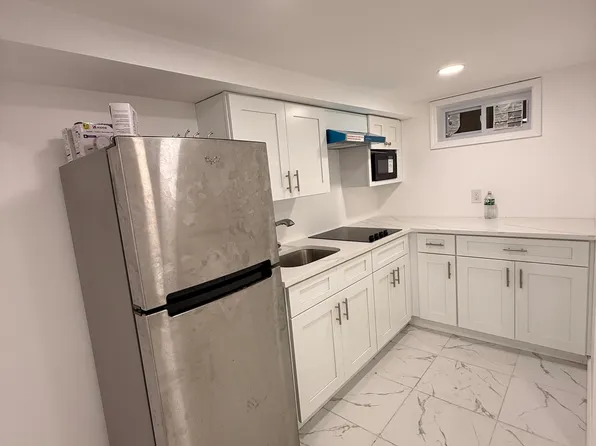 303 W 14th St, Deer Park, NY 11729