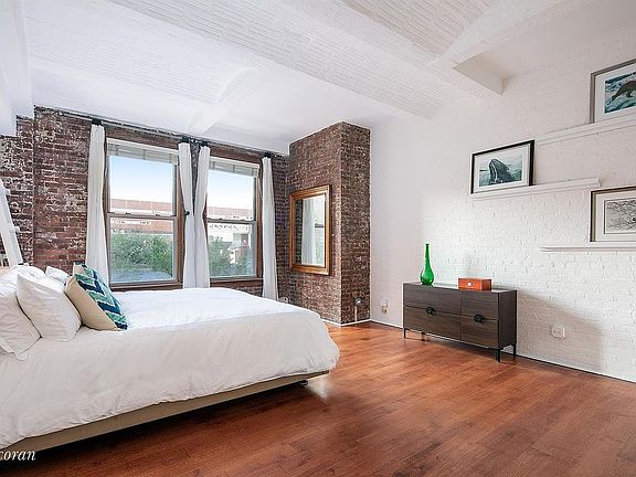 4th image of 339 Greenwich St #4W