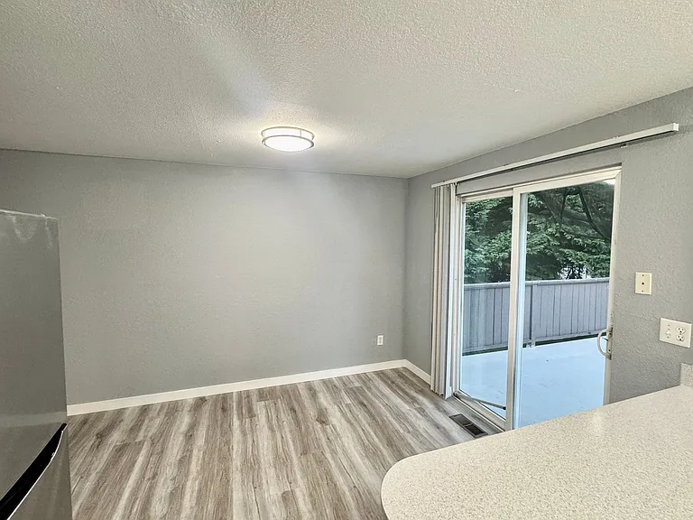 916 207th Pl SE #A — Photo 5