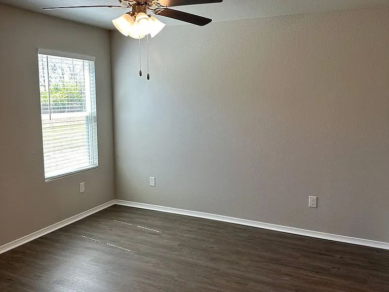 5115 Yukon Dr — Photo 10