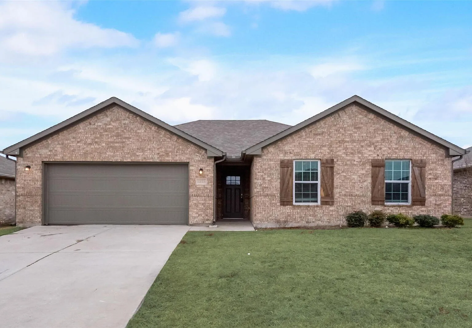 3 bed, 2.0 bath, 1483 sqft, $1,700 — Photo 3