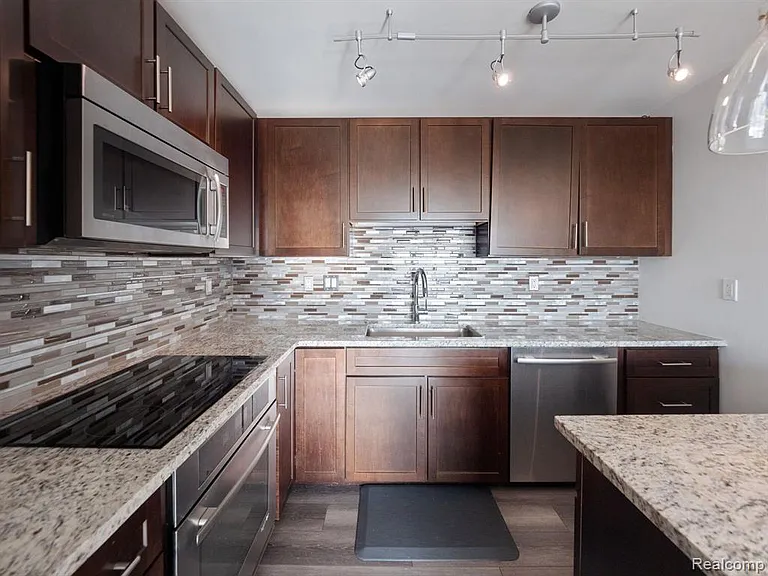 411 S Old Woodward Ave #714 — Photo 10