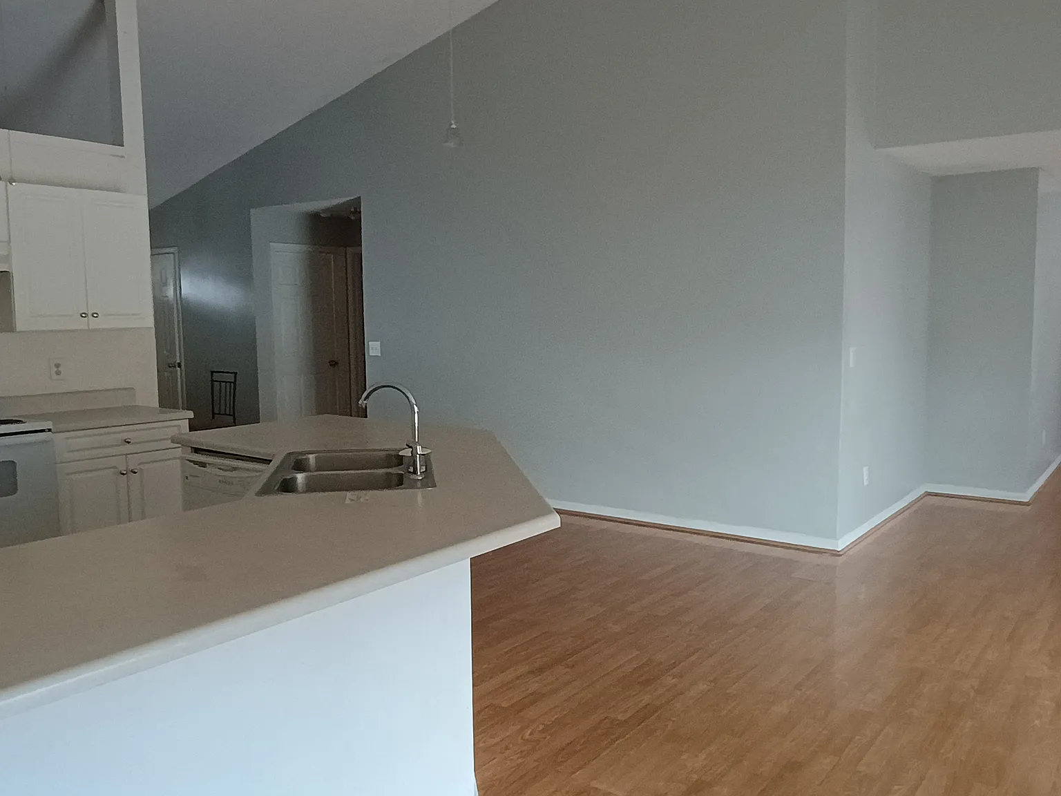 3 bed, 1600 sqft, $1,850 — Photo 2