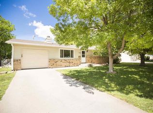 306 Pawnee Dr, Mccook, NE 69001