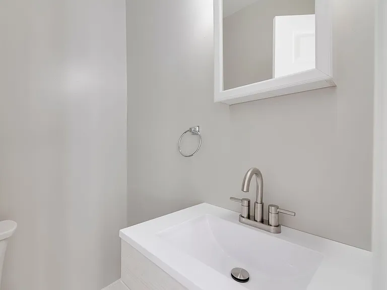 2627 W. Cary St. — Photo 15