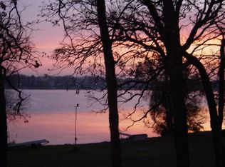 125 Lakeview Dr, Mundelein, IL