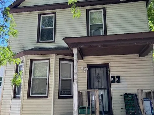 621 Helmholz Ave, Waukegan, IL 60085