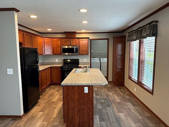 3rd image of 9800 Bloomsbury Cir #598