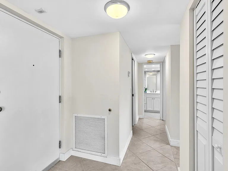 2455 Lindell Blvd #3401 — Photo 20