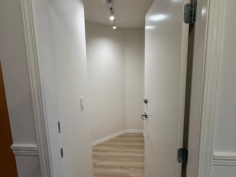 1328 W Pender St #1803 — Photo 10