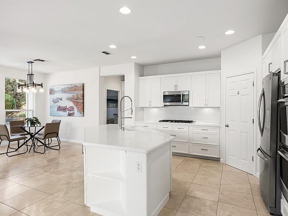 2nd image of 1044 Callander Way