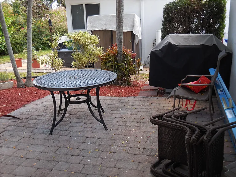 3050 NW 1st Ave — Photo 10