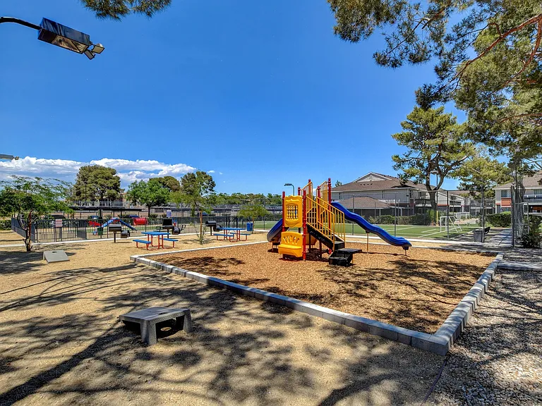 Park 80 Apartments