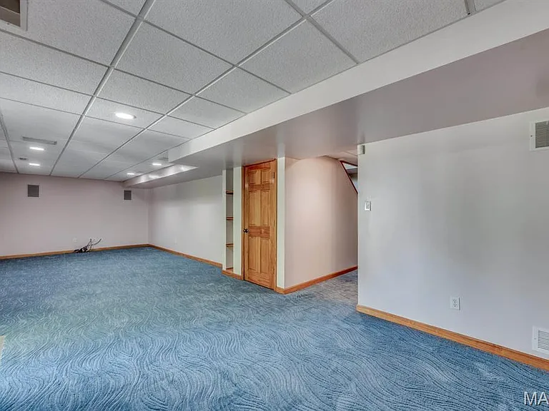 340 Emmanuel Ct — Photo 42