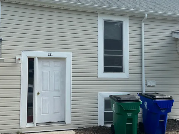 121 Lucas Dr, Blacksburg, VA 24060