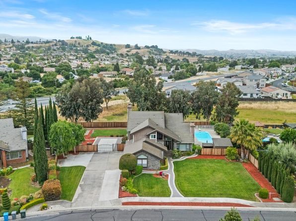 151 Tierra Del Sol, Hollister, CA 95023