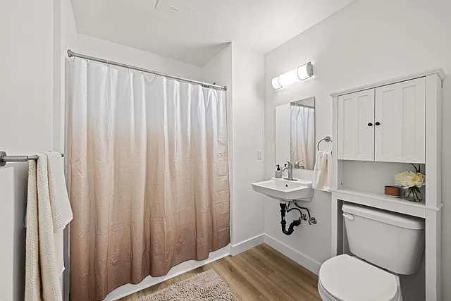 4347 Woodlawn Ave #507 — Photo 8