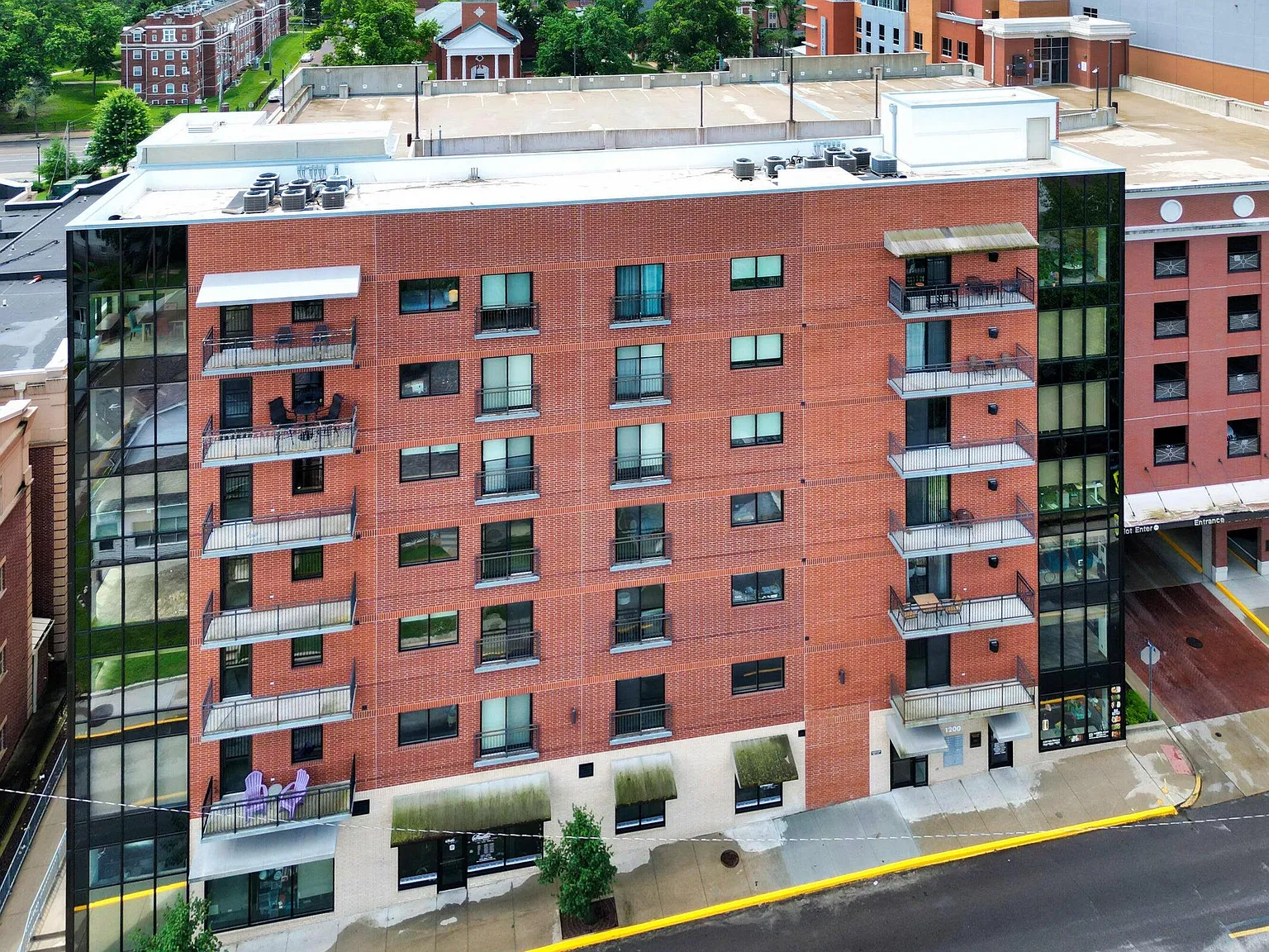 2 bed, 2.0 bath, $2,650 — Photo 2