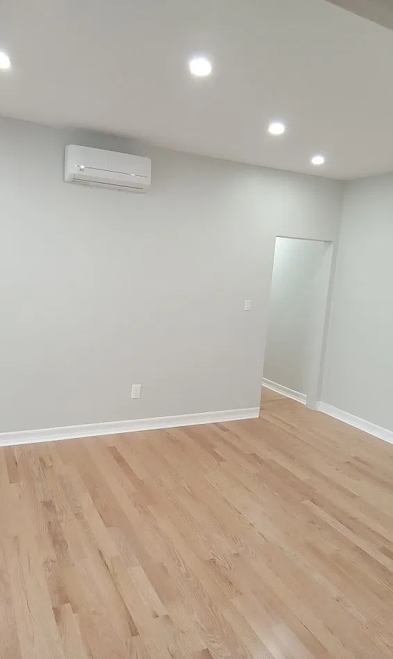 4 bed, 1000 sqft, $3,600 — Photo 2