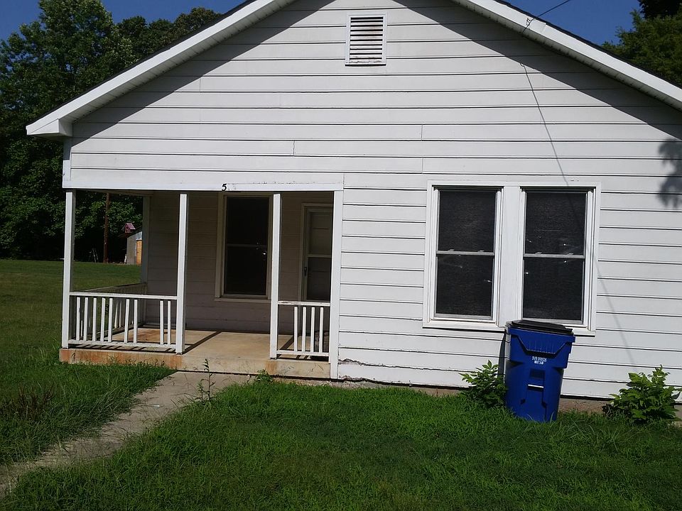 1st image of 513 Meadow St