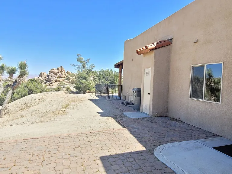 6231 Mirlo Rd — Photo 10