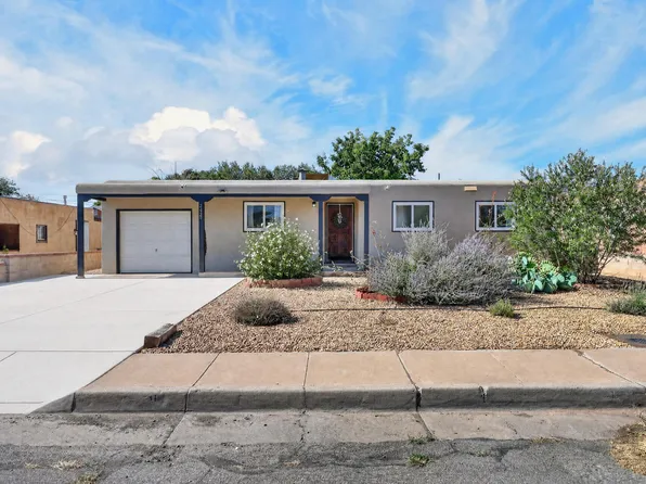 2420 Iris Rd NW, Albuquerque, NM 87104