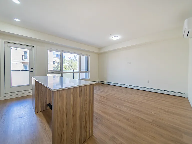 320 19th Ave SW — Photo 35