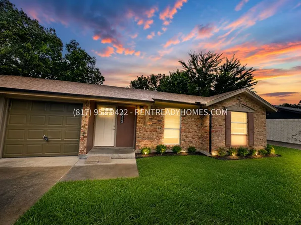 6052 Holiday Ln, North Richland Hills, TX 76180
