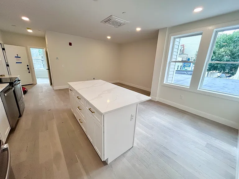 120 Emerson St #2 — Photo 15