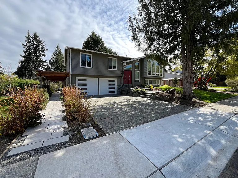 4226 191st Ave SE #B — Photo 1