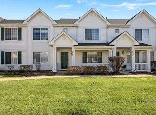 628 Lincoln Station Dr Unit 628, Oswego, IL 60543